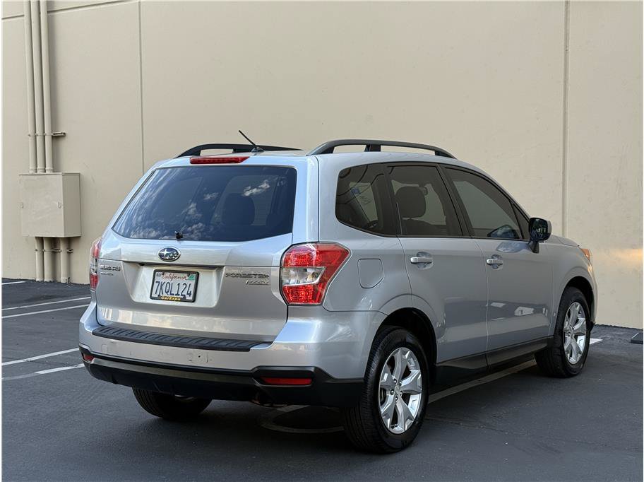 Used 2015 Subaru Forester 2.5i Premium w/ All-Weather Package AWD/4WD image 6