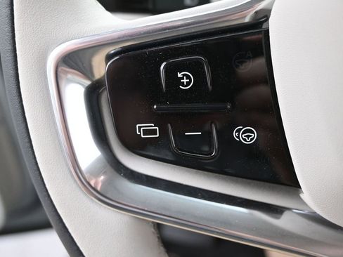 Used 2025 Volvo EX90 Ultra image 16