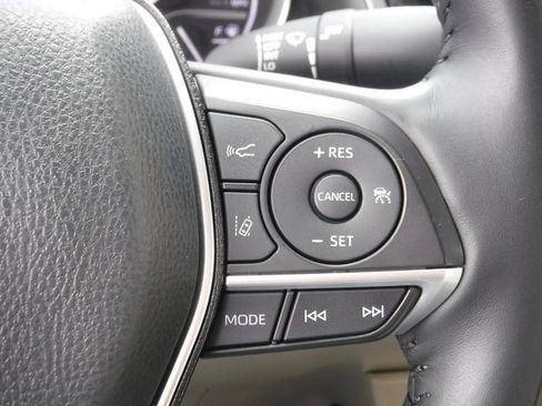 Used 2022 Toyota Camry XLE w/ Navigation Upgrade Package image 48