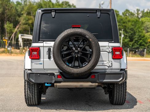 Used 2023 Jeep Wrangler Unlimited Sahara w/ Cold Weather Group AWD/4WD image 6