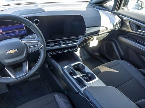 New 2026 Chevrolet Equinox EV LT w/ Comfort Package image 17