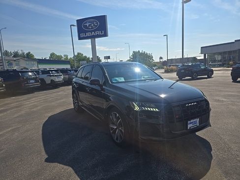 Used 2023 Audi SQ7 Prestige AWD/4WD image 2