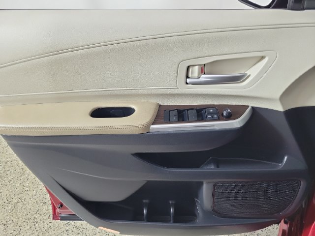 Used 2021 Toyota Sienna XLE FWD image 22