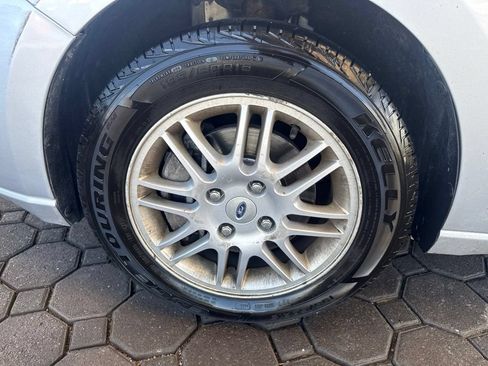 Used 2011 Ford Focus SE w/ 201A Rapid Spec Order Code FWD image 11