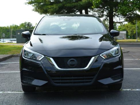 Used 2021 Nissan Versa SV FWD image 2