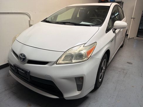 Used 2012 Toyota Prius Two FWD image 1