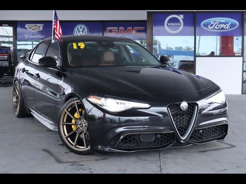 Used 2019 Alfa Romeo Giulia Ti Sport w/ Quick Order Package 22U Sport image 1