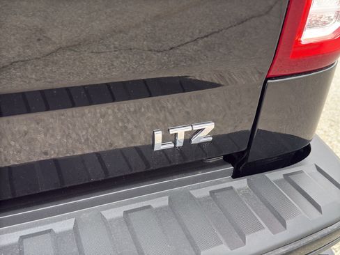 Used 2018 Chevrolet Silverado 1500 LTZ Z71 w/ LTZ Plus Package AWD/4WD image 10