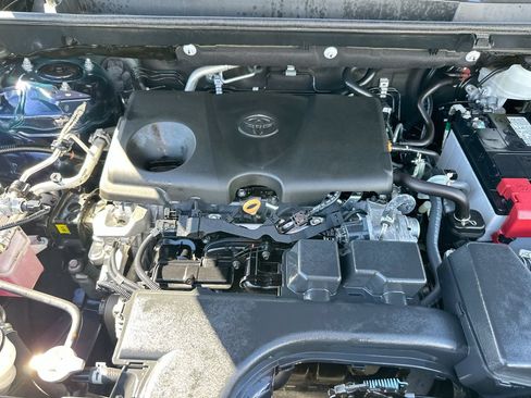 Used 2025 Toyota RAV4 XLE w/ Convenience Package FWD image 29