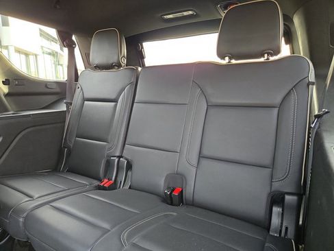 Used 2021 Chevrolet Tahoe Premier w/ Premium Package image 12