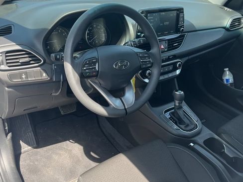 Used 2019 Hyundai Elantra GT FWD image 7