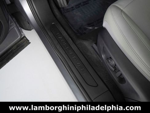 Used 2025 Land Rover Range Rover Evoque S AWD/4WD image 14