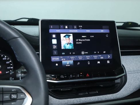 Used 2022 Jeep Compass Latitude image 24