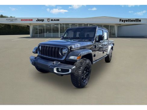 Used 2024 Jeep Gladiator Sport AWD/4WD image 7