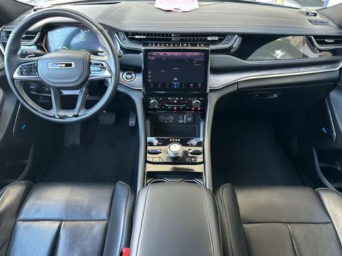 Used 2022 Jeep Grand Cherokee Overland w/ Advanced Protech Group III image 15