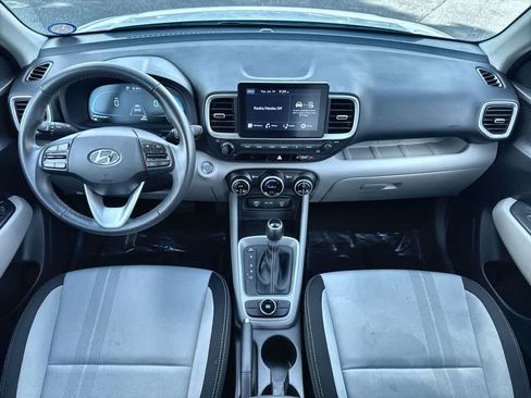 Used 2025 Hyundai Venue SEL FWD image 24