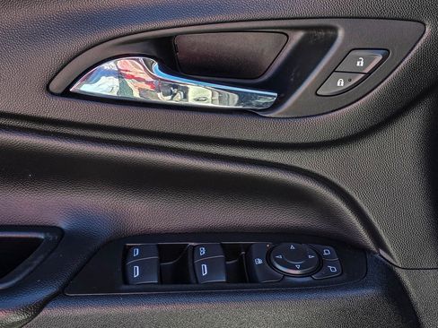 Used 2022 Chevrolet Equinox LT image 12