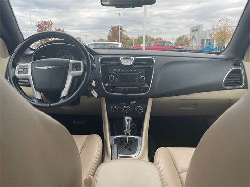 Used 2012 Chrysler 200 Touring image 37