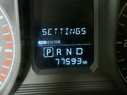 Used 2017 Nissan Titan S image 4