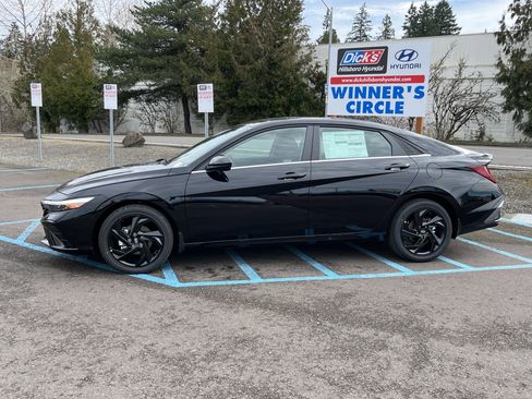 New 2026 Hyundai Elantra SEL Sport Premium image 2