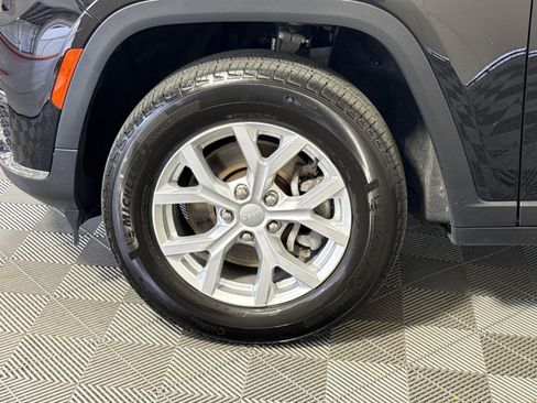 Used 2023 Jeep Grand Cherokee L Limited AWD/4WD image 12
