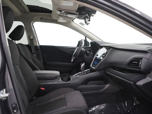 Used 2025 Subaru Outback Premium AWD/4WD image 13