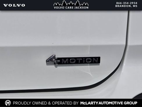 Used 2025 Volkswagen Taos SE AWD/4WD image 34