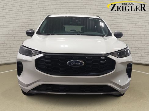 Used 2024 Ford Escape ST-Line AWD/4WD image 2