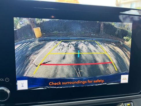 Used 2025 Toyota Camry LE image 17