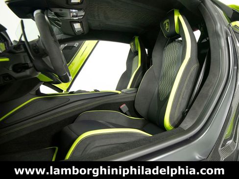 Used 2025 Lamborghini Revuelto Base image 39