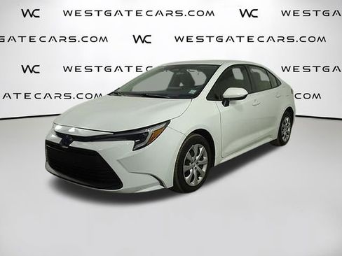Used 2023 Toyota Corolla LE image 1