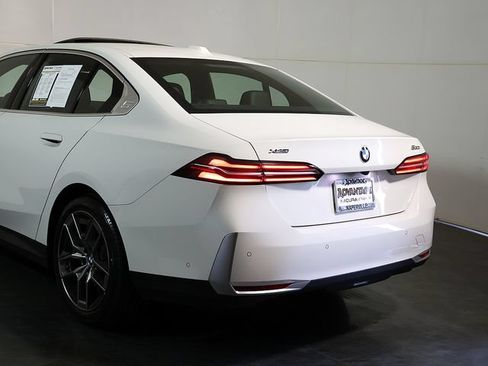 Used 2026 BMW 530i xDrive AWD/4WD image 11