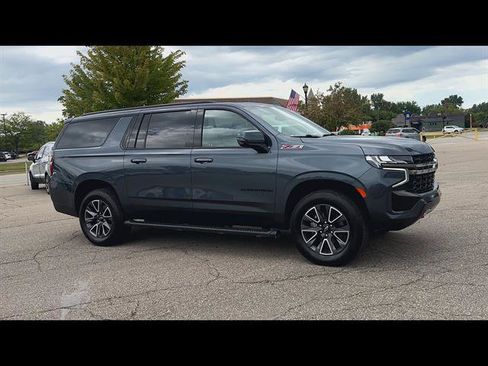 Used 2021 Chevrolet Suburban Z71 w/ Z71 Signature Package AWD/4WD image 27