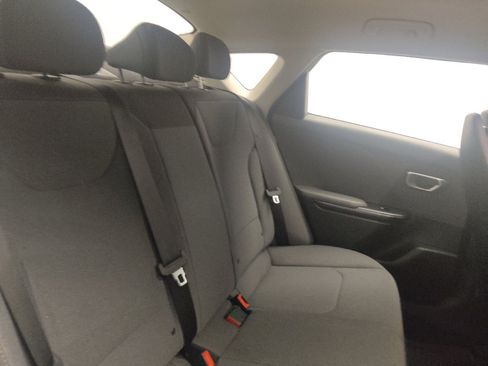 Used 2025 Kia K4 FWD image 19