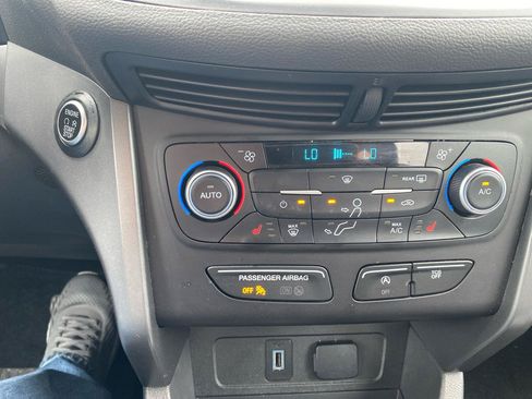 Used 2019 Ford Escape SE FWD image 15