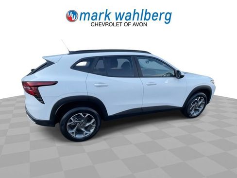 Certified 2024 Chevrolet Trax LT w/ Driver Confidence Package image 8