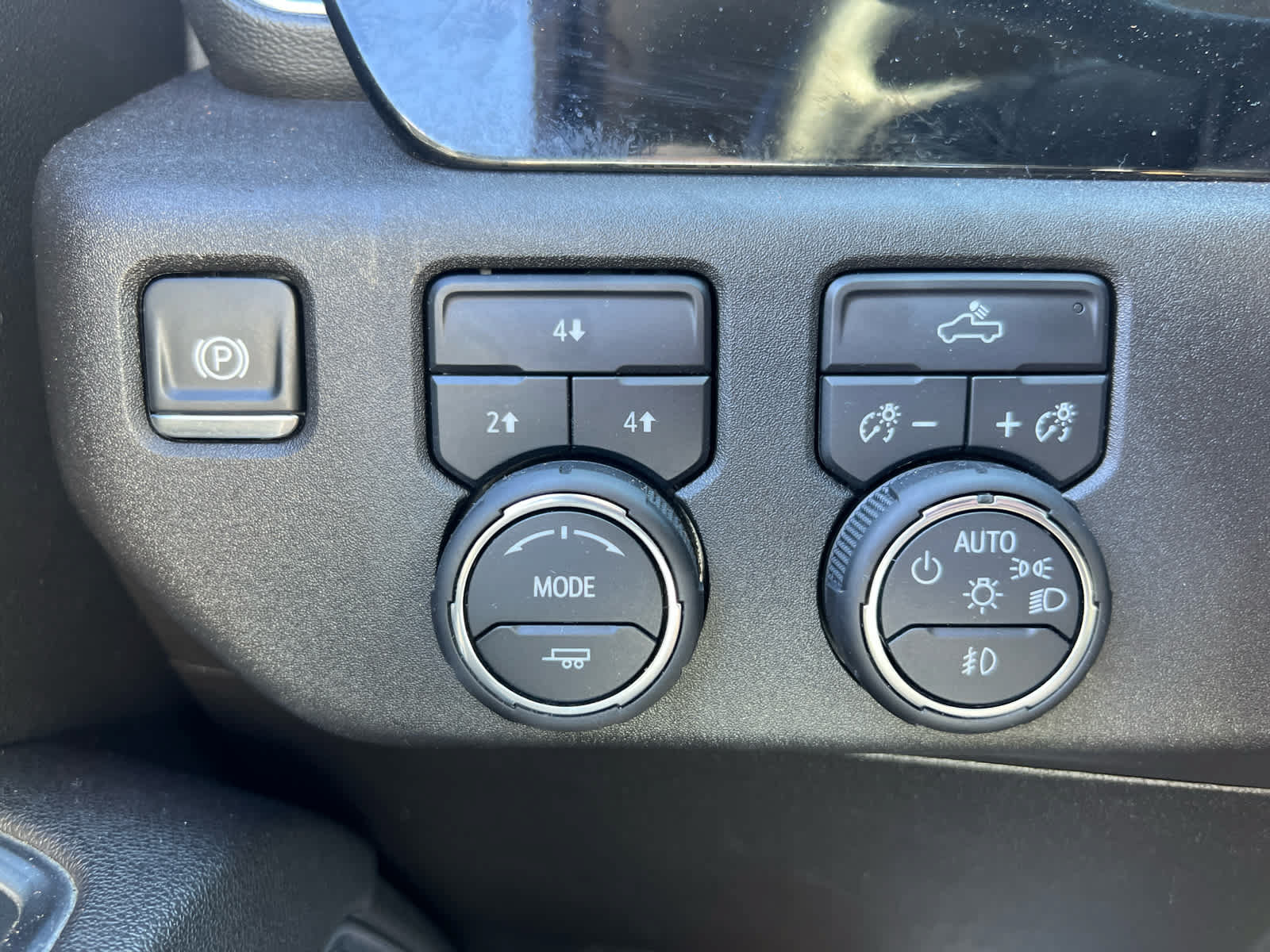 Used 2025 Chevrolet Silverado 2500 LT w/ Convenience Package AWD/4WD image 16