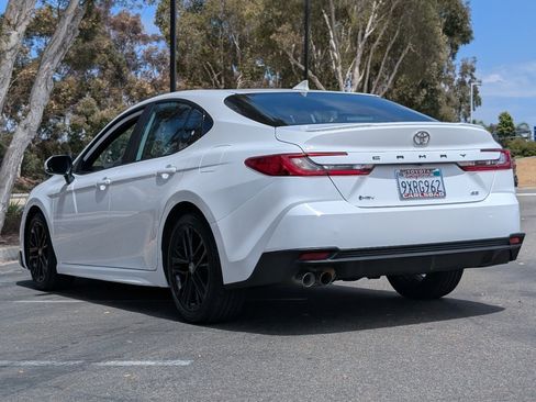 Used 2026 Toyota Camry SE FWD image 12