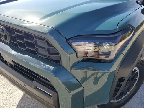 Certified 2025 Toyota 4Runner TRD Off-Road Premium image 16