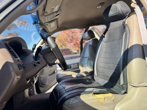 Used 2000 Toyota Tundra Limited image 8