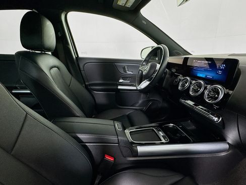 Used 2025 Mercedes-Benz GLA 250 image 26