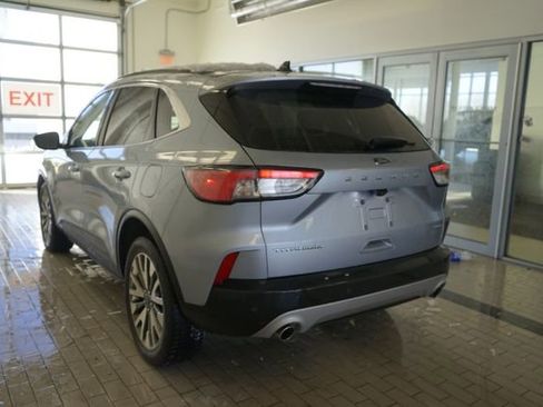 Certified 2022 Ford Escape Titanium image 11