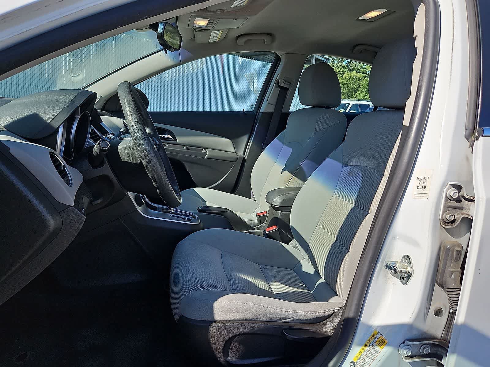 Used 2016 Chevrolet Cruze LT FWD image 22