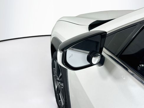 Used 2019 Lexus UX 200 w/ Premium Package FWD image 16