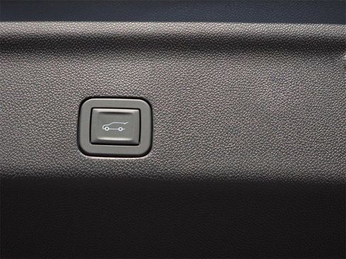 New 2026 GMC Yukon Denali w/ Sun & Power Step Package image 14