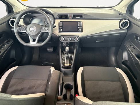 Used 2020 Nissan Versa SV FWD image 3