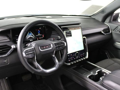 Used 2025 GMC Acadia Elevation image 7