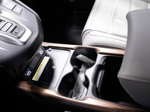 Certified 2022 Honda CR-V Touring image 30