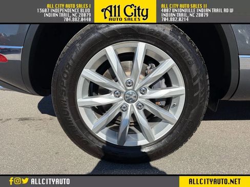 Used 2016 Volkswagen Touareg Sport image 30