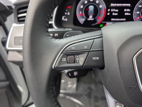 Used 2019 Audi Q8 Premium image 19